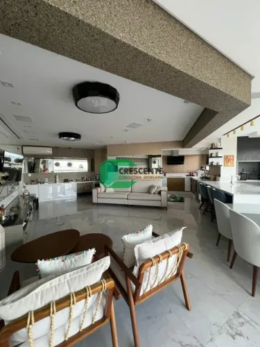 Apartamento Luxuoso com Três Suítes + Hidromassagem