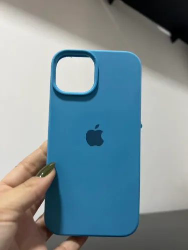 Capinhas de iphone 14 na cor azul e verde água