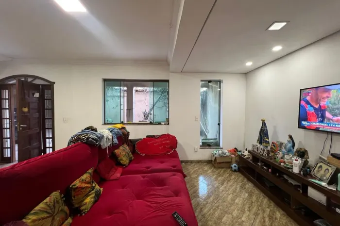 Casa à Venda - Pedra Azul, 4 Quartos, 300 m2