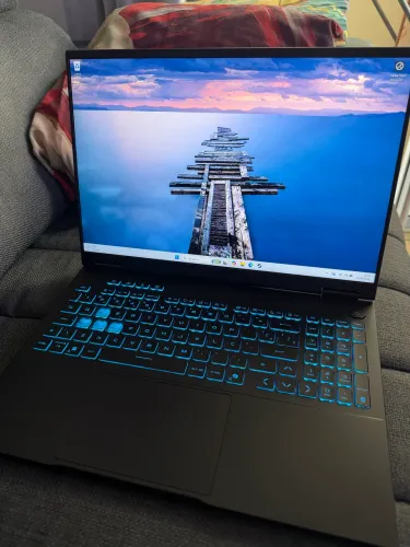 Asus Tuf core i7 14650HX, 32gb RAM, 1,5tb SSD RTX 5060