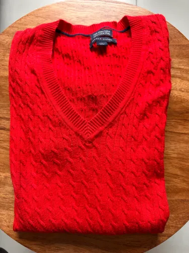 Casaco original da Tommy Hilfiger, tamanho G, comprado nos EUA, em excelente estado.