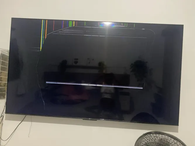 Tc TCL nova mais com tela foi quebrada na hora da instalação