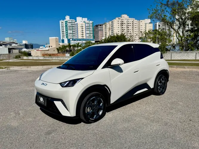 BYD Dolphin EV (Elétrico) 2026
