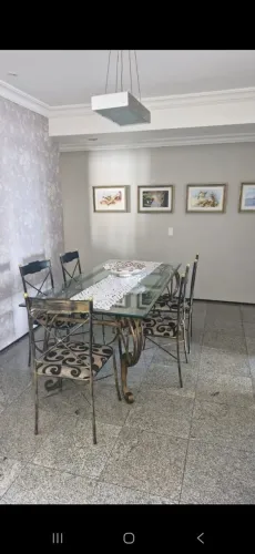 Conjunto de Mesa e Cadeira