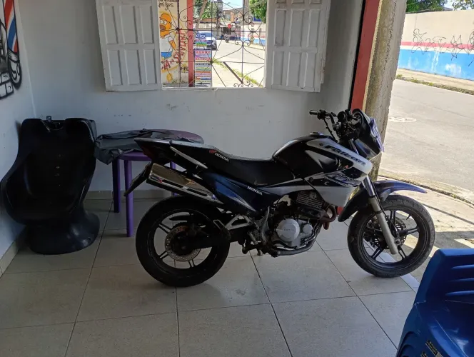 Honda NX4 Falcon POTENTE 400 CC