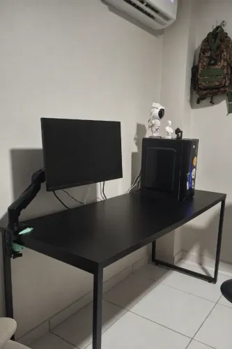 Mesa gamer/escritório preta seminova - oportunidade pra retirar rápido