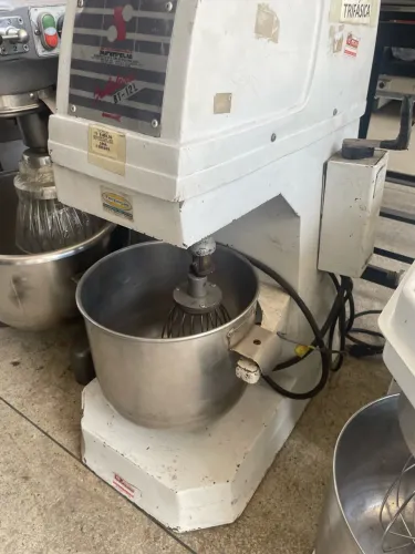 Batedeira Planetária Trifásica 12kg Superfecta