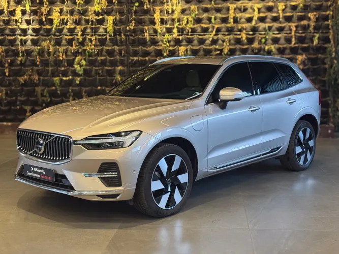 Volvo XC-60 T-8 Ultra 2.0 AWD (híbrido) 2025