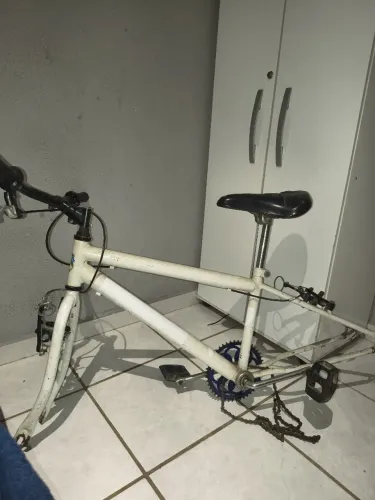 Vende-se essa bicicleta aro 24
