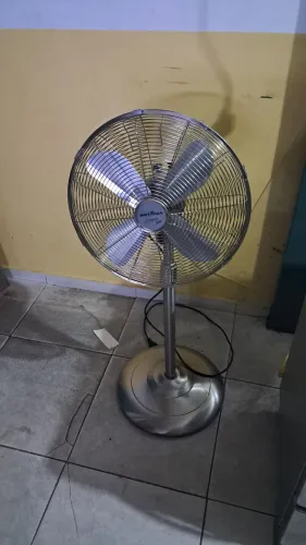Ventilador de coluna Electrolux inox ,127V. 