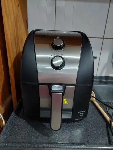 Fritadeira Elétrica Britânia BFR51 Gold 5,5L 1500W Air Flow Preta - 220V