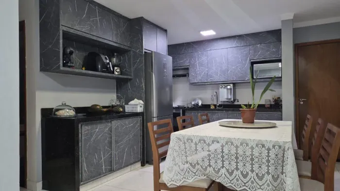 Apartamento de 3 Quartos Sendo 1 Suíte - Armários - Pq. Oeste Industrial