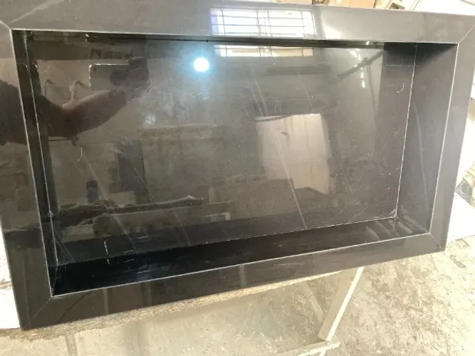 Nicho em porcelanato preto polido 30x58