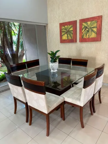 JOGO MESA DE JANTAR COM 8 CADEIRAS E MESA DE VIDRO