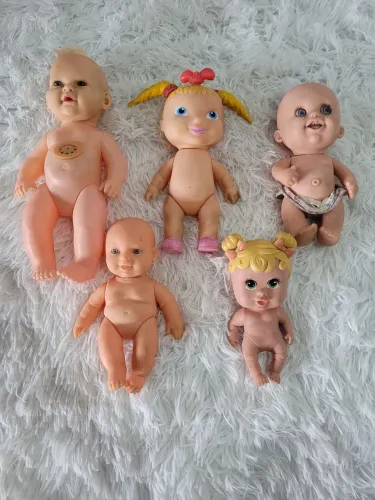 5 bonecas