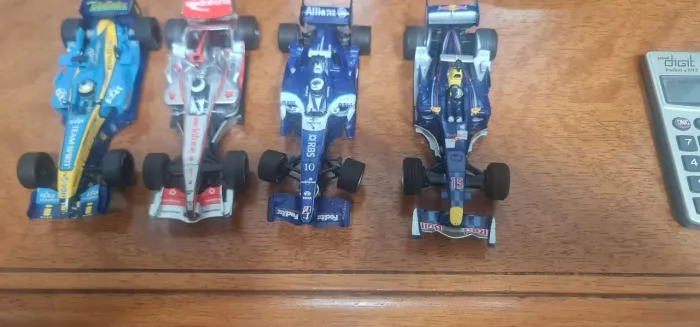 4 Carrinhos de autorama escala 1:32