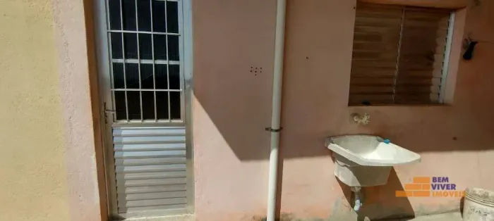 Kitnet com 1 dormitório para alugar, 25 m² por R$ 520,00/mês - Jardim América - Taubaté/SP