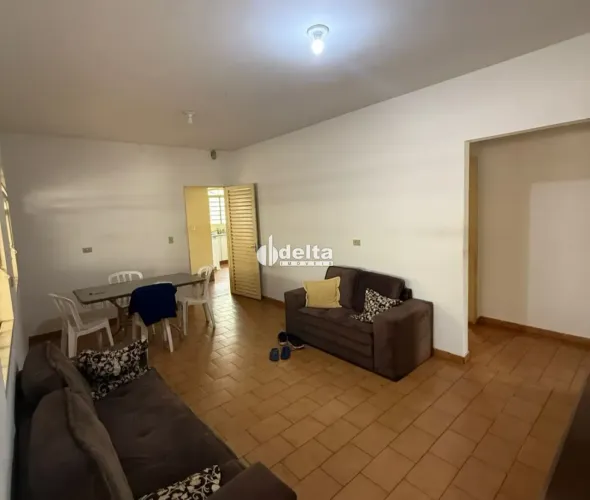 Casa residencial com 3 quartos sendo 1 suíte disponível para venda no bairro Bom Jesus em