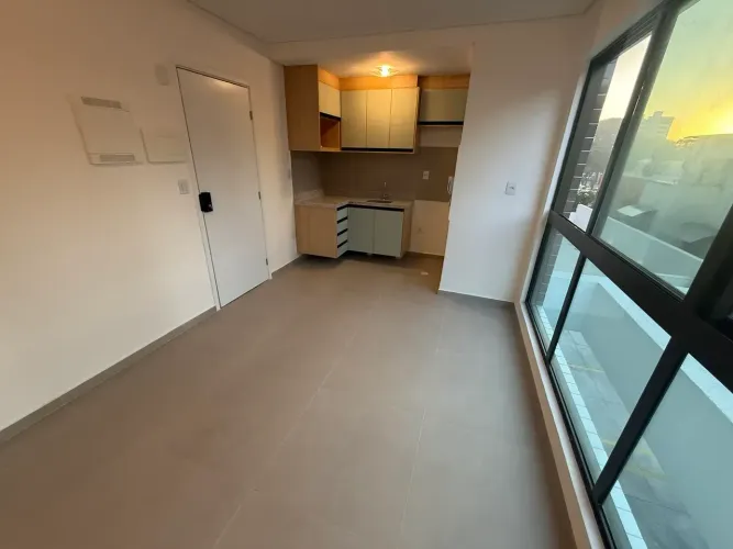 Aluga - se excelente flat na madalena