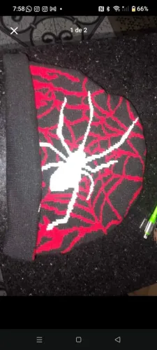 Vendo está touca do homem aranha