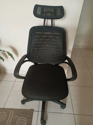 Cadeira de escritório.