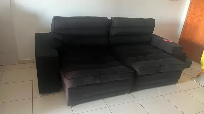 Sofá Retrátil Preto