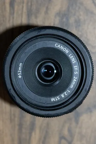 Canon EF-S 24mm STM 2.8