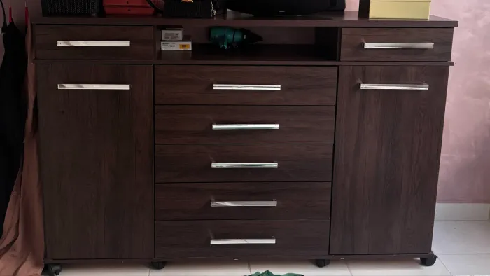 Vendo uma linda cômoda