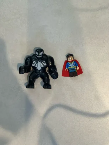 Lego: venom grande e doutor estranho