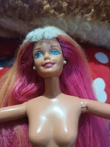 Boeca barbie Hula Hair antiga pra restaurar.