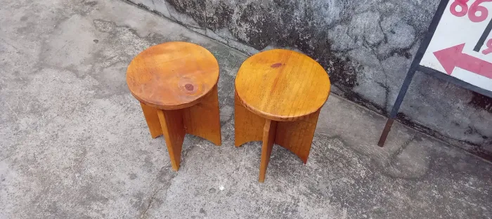 Vendo banqueta pra sentar ou colocar os pés