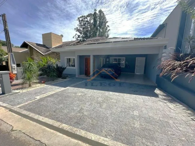 Casa à venda no Condomínio Recanto dos Paturis - Vinhedo