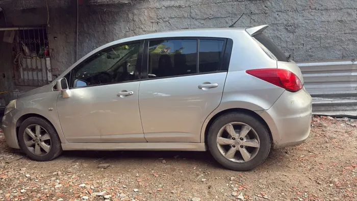 Nissan Tiida SL 1.8/1.8 Flex 16V Aut. 2012