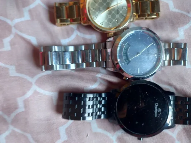 3 relógio original minha filha não usa nem eu