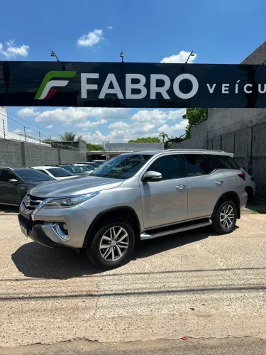 Toyota Hilux SW4 SRX 4X4 2.8 TDI 16V Dies. Aut. 2017