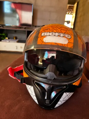 Capacete Bieffe B40 com óculos interno
