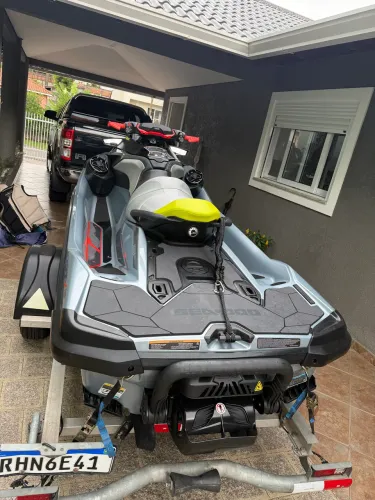 Jet ski