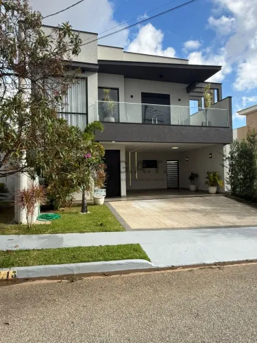 Casa em Condomínio à Venda em Sorocaba-SP 4 Quartos, 3 Suítes, 2 Salas, 2 Banheiros, 4 Vag