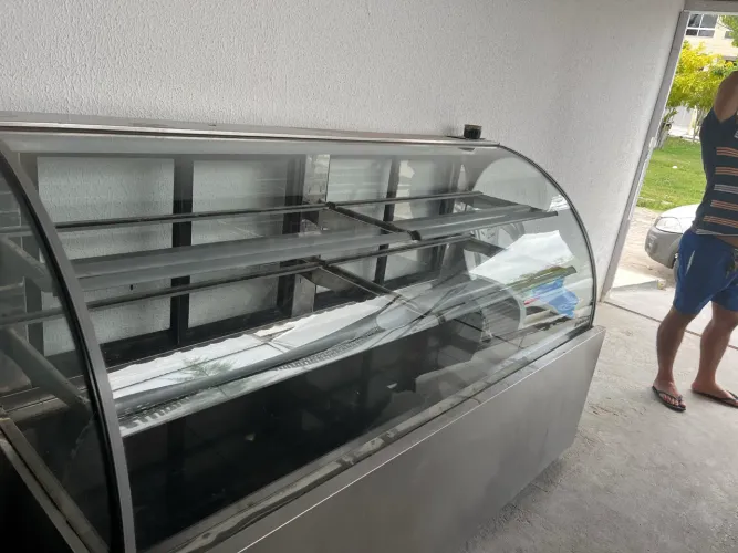 Expositor Neutro com Iluminação 