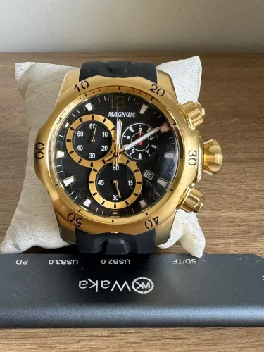 Relógio Magnum Dourado