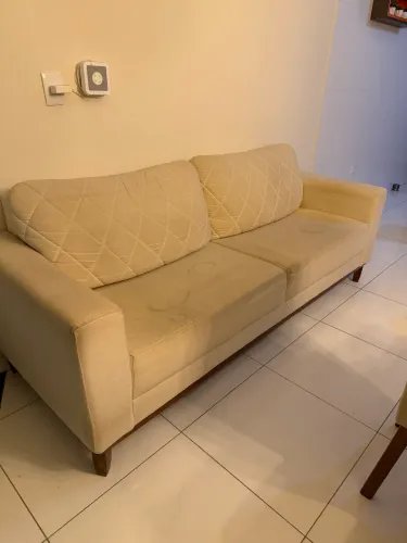 Sofá 2,10m bege tipo linho
