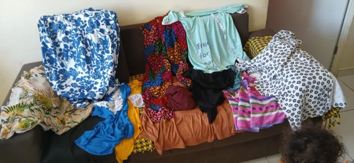 bazar essas 14 roupas por 10 reais