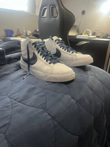 NIKE BLAZER MID TAM 42