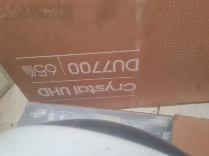 Tvsmart sansung 65 polegadas cristal uhd na caixa