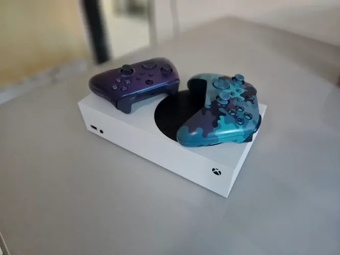 XBOX SERIES S 512GB + 2 CONTROLES
