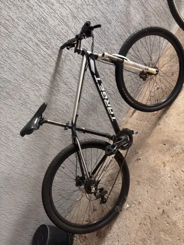 Vendo bicicleta aro 29 freio óleo 