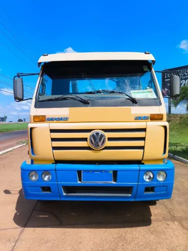 VW 23.210 2004 COM POLIGUINDASTE - KM BAIXA! OPORTUNIDADE
