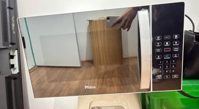 Vende-se microondas Philco 33 l novo