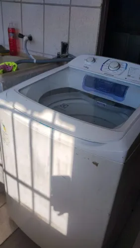Vendo máquina de lavar Eletrolux 13kg em Guarapari