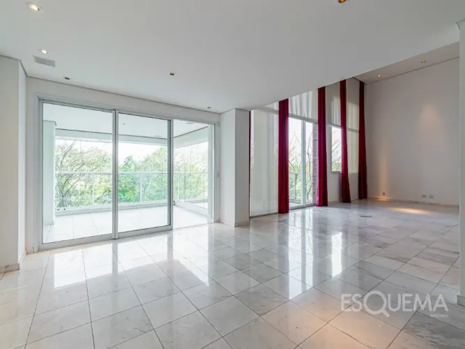 Apartamento no Alto de Pinheiros com vista para a copa das árvores